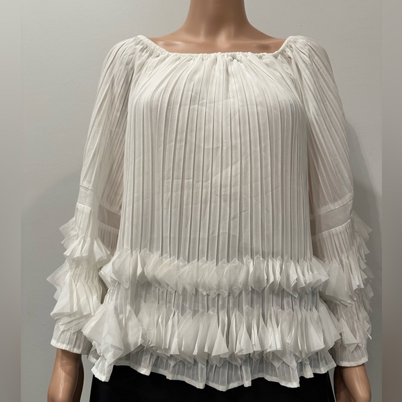 Line & Dot  off the shoulder Pleaded bell sleeve blouse - Picture 2 of 6